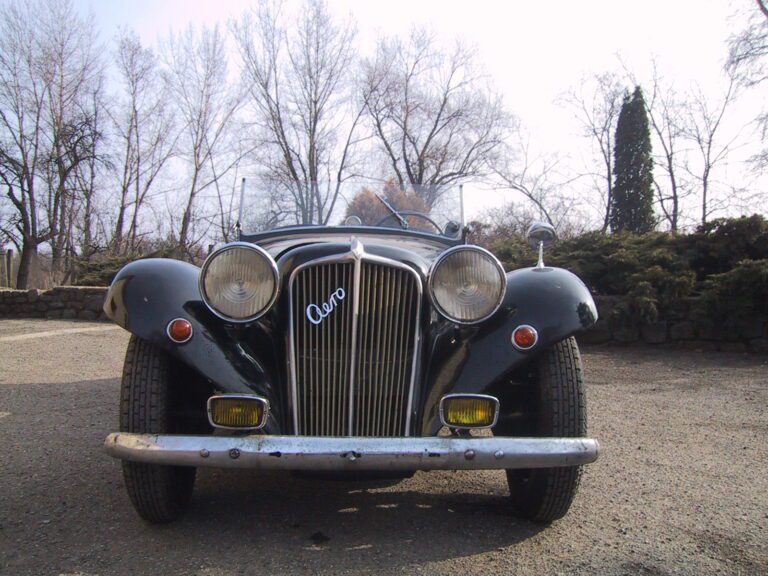 old black car - aero 30 model 34